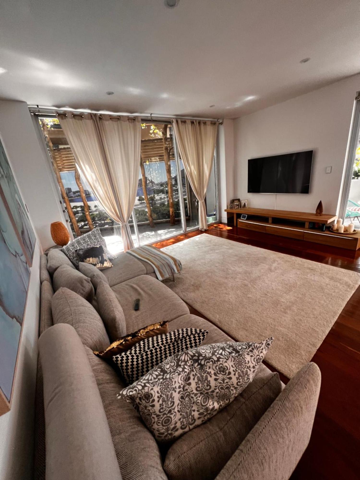 Modern Beachside Suite-just Steps From Bondi * Sydney