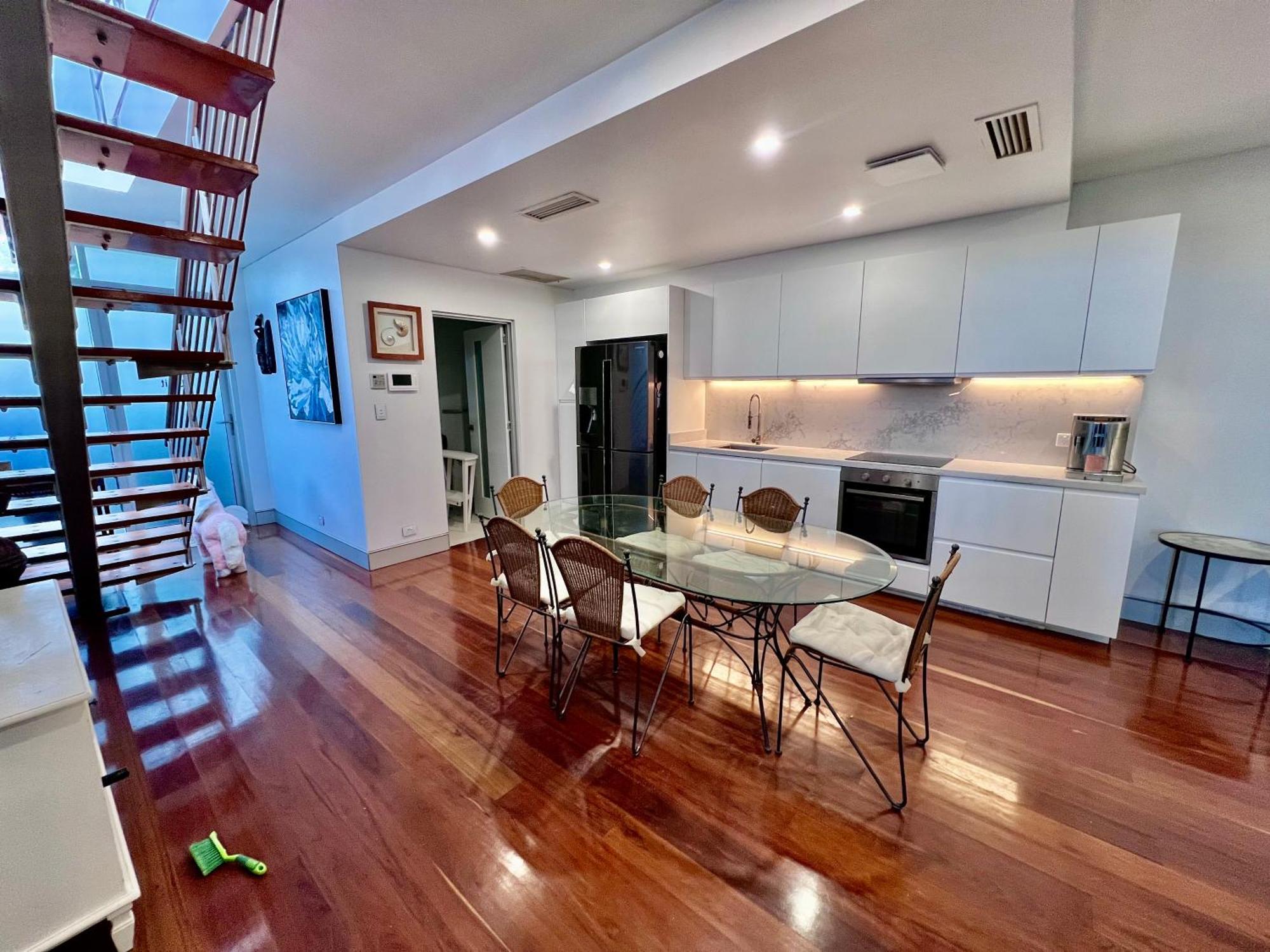 Guest house Modern Beachside Suite-just Steps From Bondi