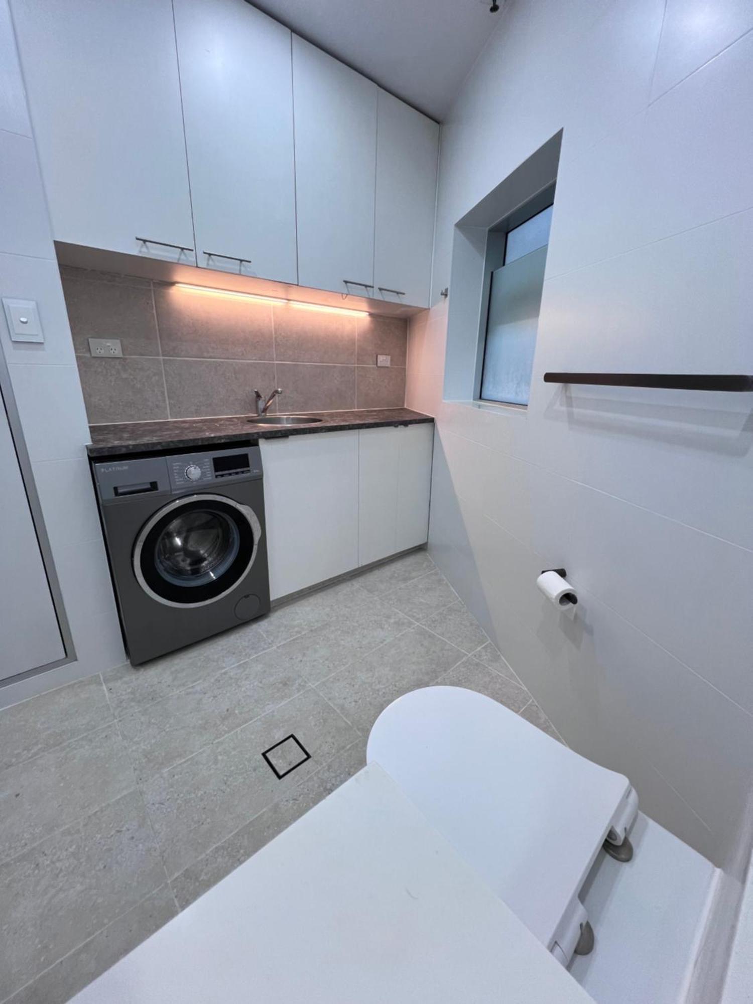 Modern Beachside Suite-just Steps From Bondi * Sydney